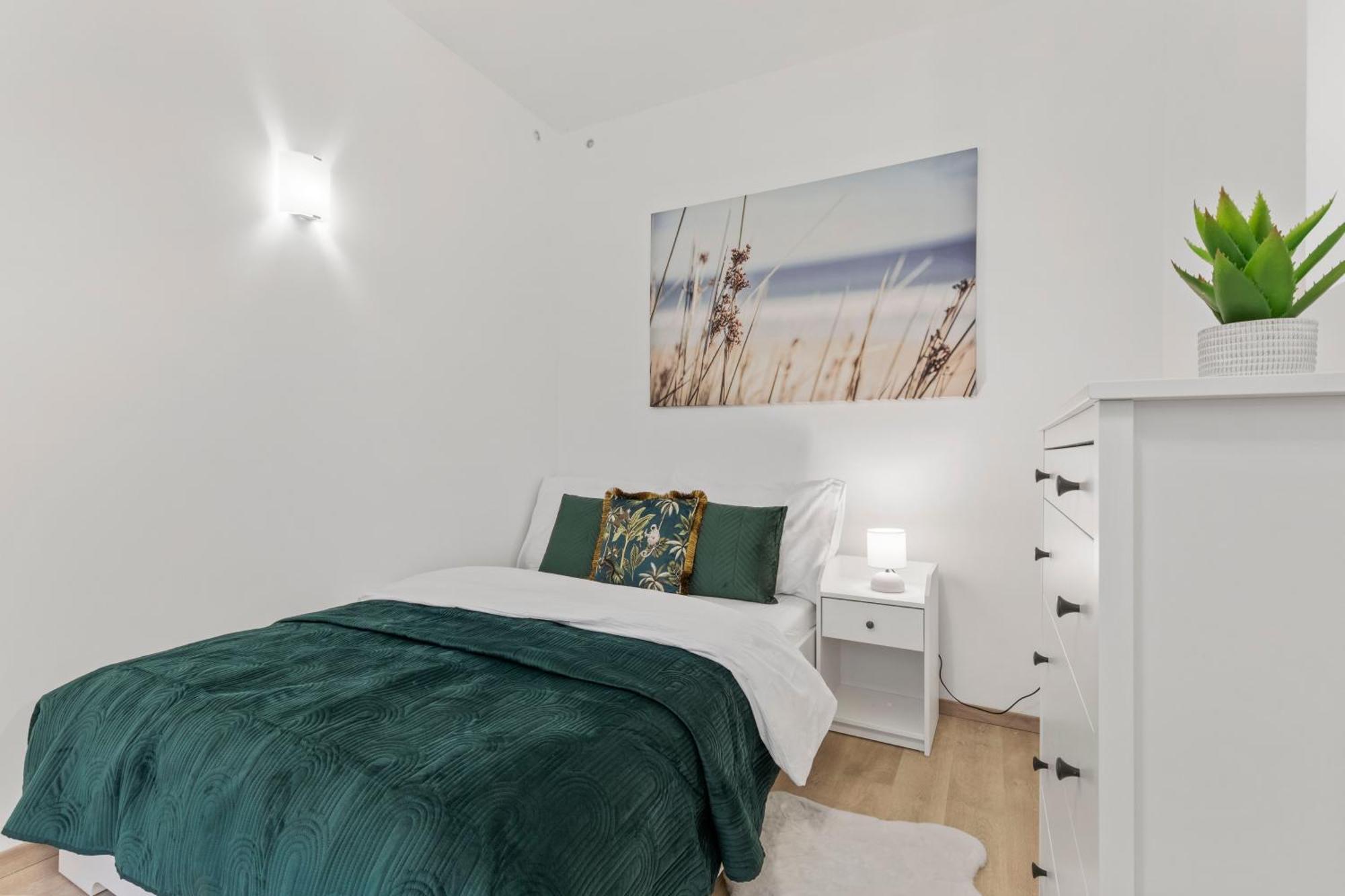 Garden Haven Studio In Old Town Братислава Екстер'єр фото