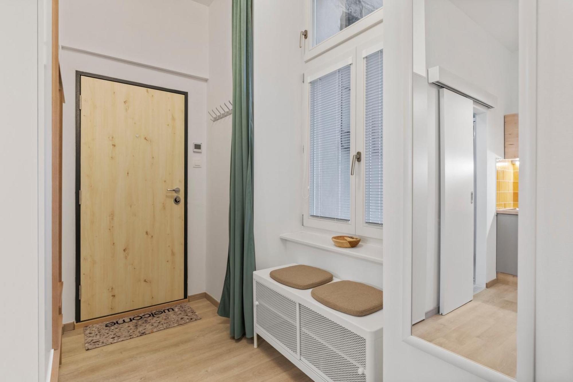 Garden Haven Studio In Old Town Братислава Екстер'єр фото
